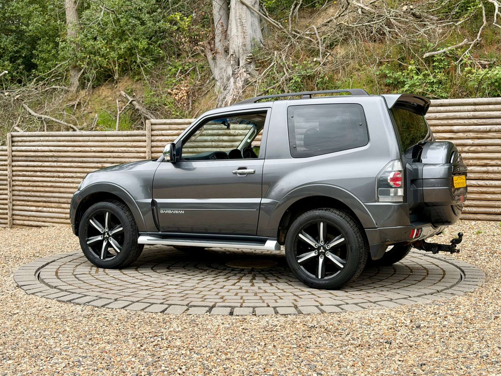 Mitsubishi Shogun Suv 3.2 Di-dc Warrior 4Wd Euro 6 Swb 201 Grey #9