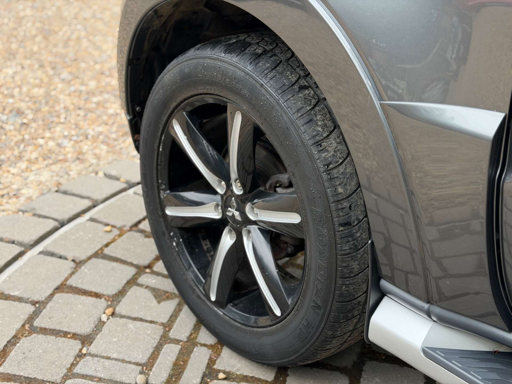 Mitsubishi Shogun Suv 3.2 Di-dc Warrior 4Wd Euro 6 Swb 201 Grey #37