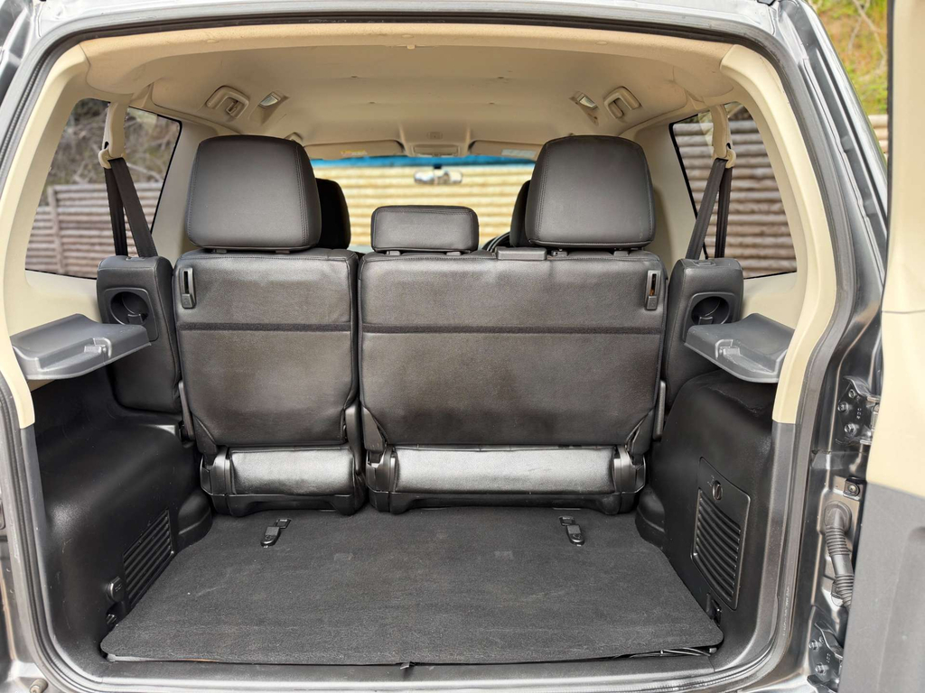 Mitsubishi Shogun Suv 3.2 Di-dc Warrior 4Wd Euro 6 Swb 201 Grey #24
