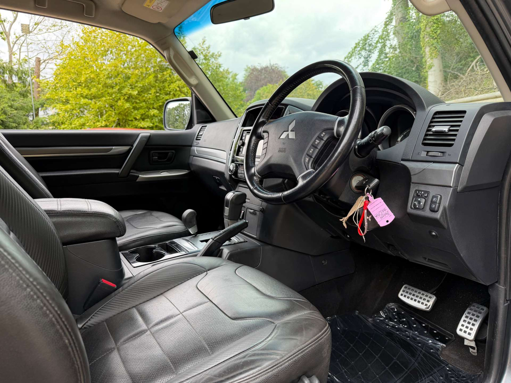 Mitsubishi Shogun Suv 3.2 Di-dc Warrior 4Wd Euro 6 Swb 201 Grey #30