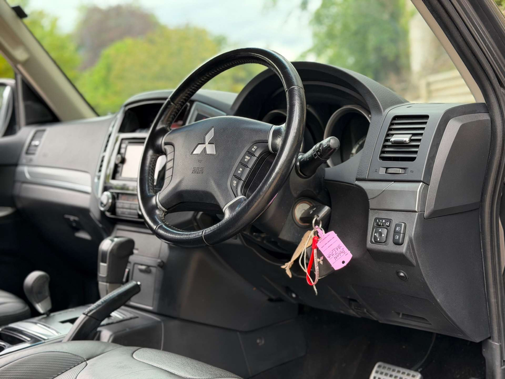 Mitsubishi Shogun Suv 3.2 Di-dc Warrior 4Wd Euro 6 Swb 201 Grey #31