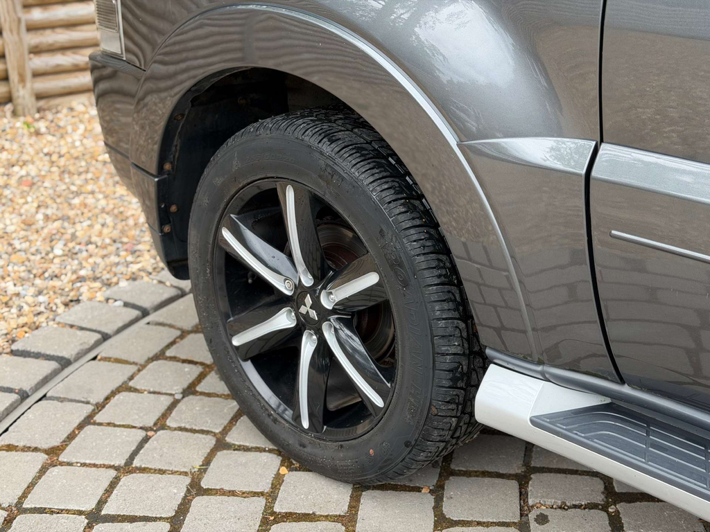 Mitsubishi Shogun Suv 3.2 Di-dc Warrior 4Wd Euro 6 Swb 201 Grey #38