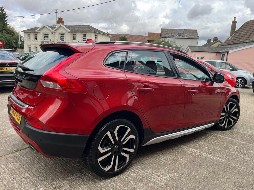 Volvo V40 Cross Country Hatchback 1.5 T3 Gpf Pro Euro 6 Ss Red #6