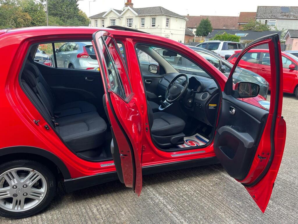 Hyundai I10 Hatchback 1.2 Style Euro 4 EJ59LLD Red #2