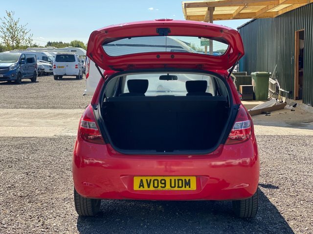 Hyundai I20 1.2 Classic Euro 4 Red #10