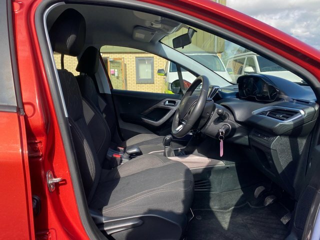 Peugeot 2008 1.2 Puretech Active Euro 6 Red #5