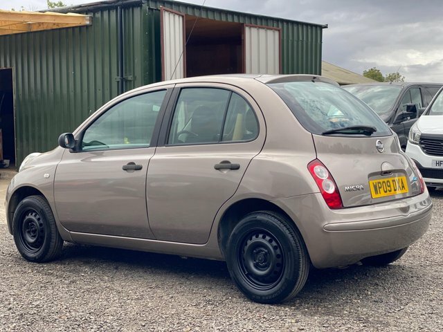 Nissan Micra 1.2 16V Visia Beige #3