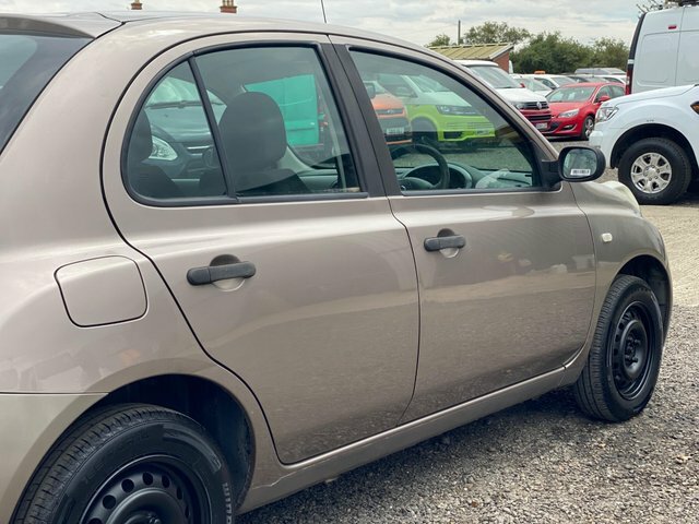 Nissan Micra 1.2 16V Visia Silver #26