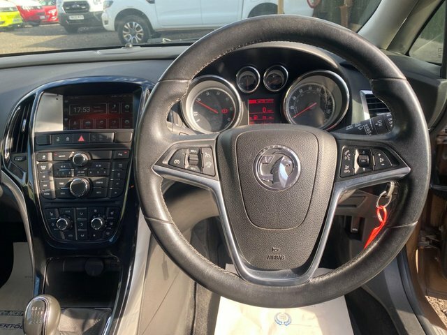 Vauxhall Astra 1.6 16V Excite Hatchback Euro 5 Blue #31