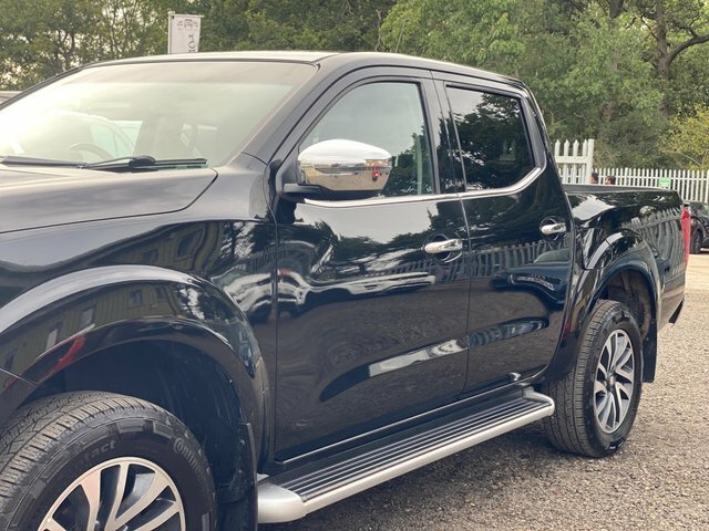 Nissan Navara Double Cab Pick Up Tekna 2.3Dci 190 4Wd White #27