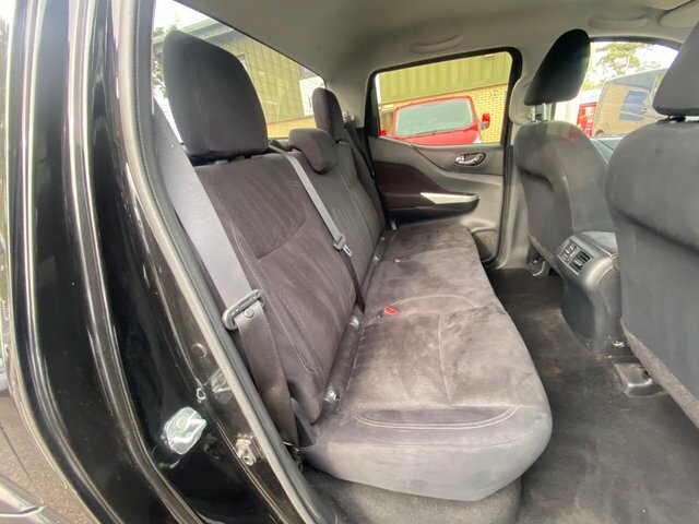 Nissan Navara Double Cab Pick Up Tekna 2.3Dci 190 4Wd White #9