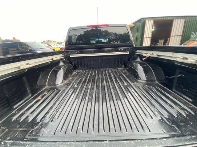 Nissan Navara Double Cab Pick Up Tekna 2.3Dci 190 4Wd White #13