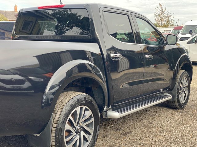 Nissan Navara Double Cab Pick Up Tekna 2.3Dci 190 4Wd White #31