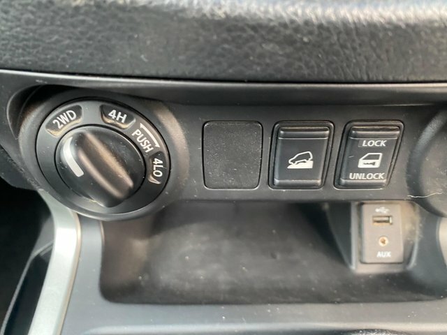 Nissan Navara Double Cab Pick Up Tekna 2.3Dci 190 4Wd White #36