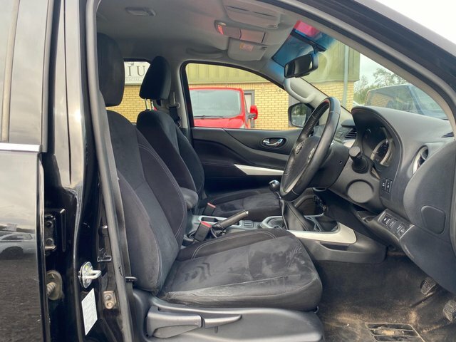 Nissan Navara Double Cab Pick Up Tekna 2.3Dci 190 4Wd White #32