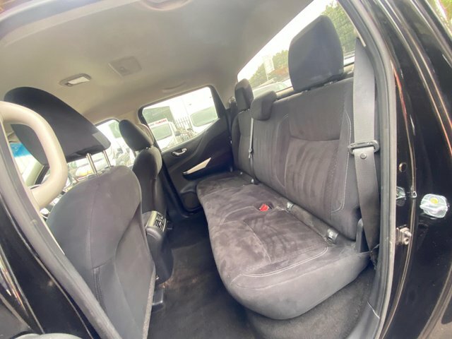 Nissan Navara Double Cab Pick Up Tekna 2.3Dci 190 4Wd White #51