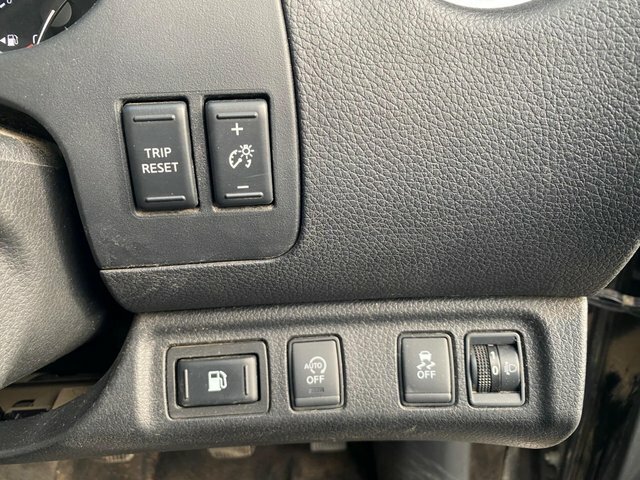 Nissan Navara Double Cab Pick Up Tekna 2.3Dci 190 4Wd White #41