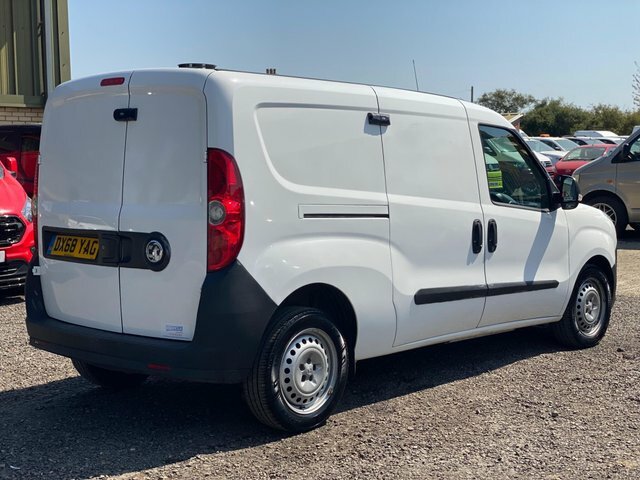 Vauxhall Combo Panel Van White #4