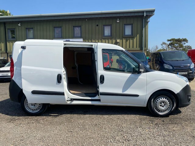 Vauxhall Combo Panel Van White #9