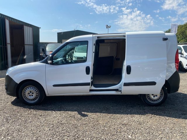 Vauxhall Combo Panel Van White #14
