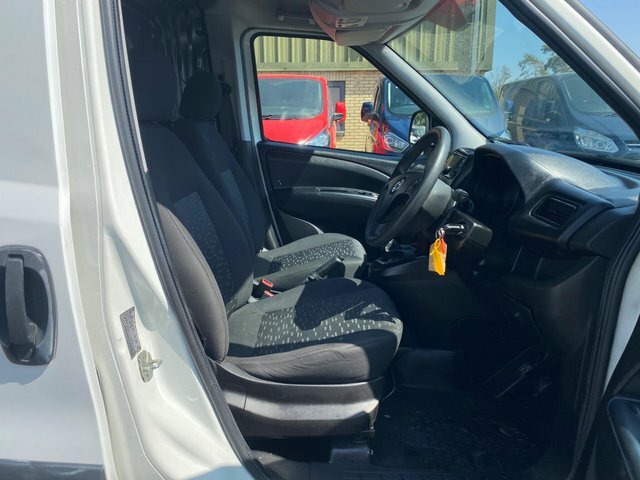 Vauxhall Combo Panel Van White #5