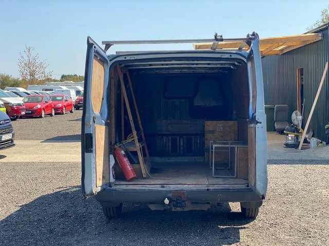 Ford Transit Custom Panel Van Yellow #6