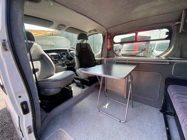 Renault Trafic 2.0 Rr Bedsinkstovewindowsfridge White #3
