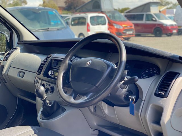 Renault Trafic Mpv Silver #55