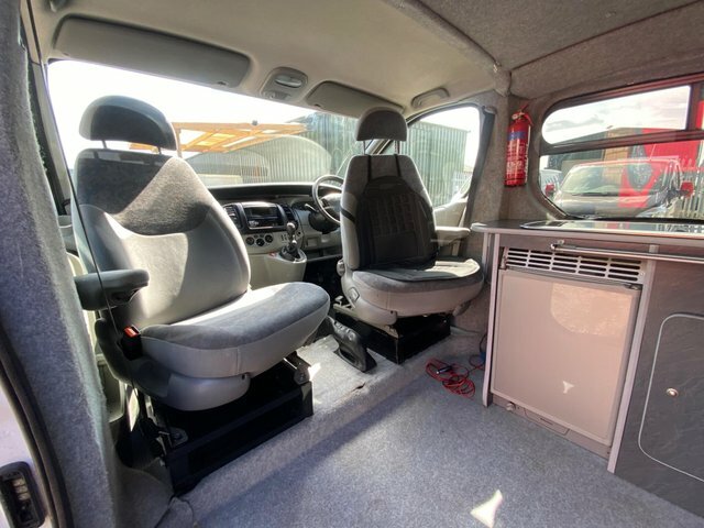 Renault Trafic 2.0 Rr Bedsinkstovewindowsfridge White #4