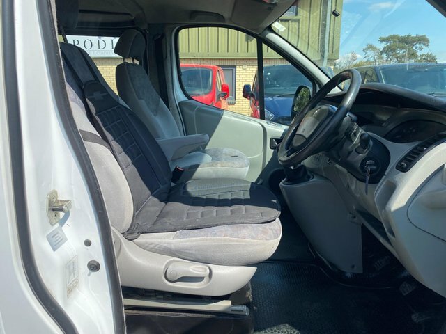 Renault Trafic Mpv Silver #56