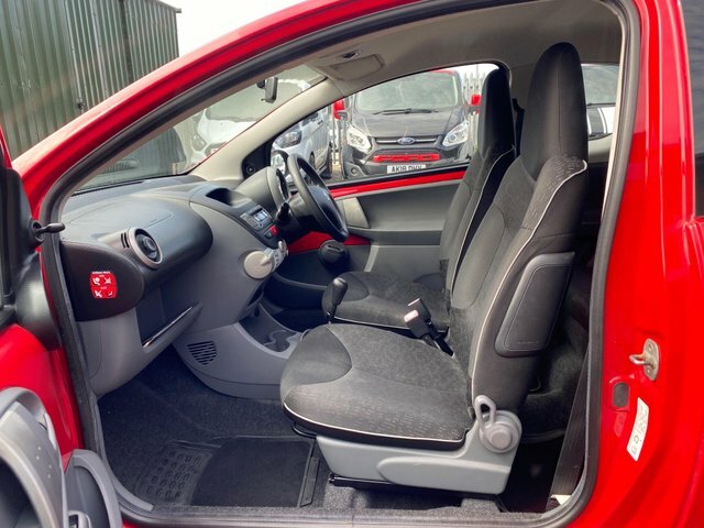 Peugeot 107 1.0 12V Urban 2 Tronic Euro 4 Yellow #38