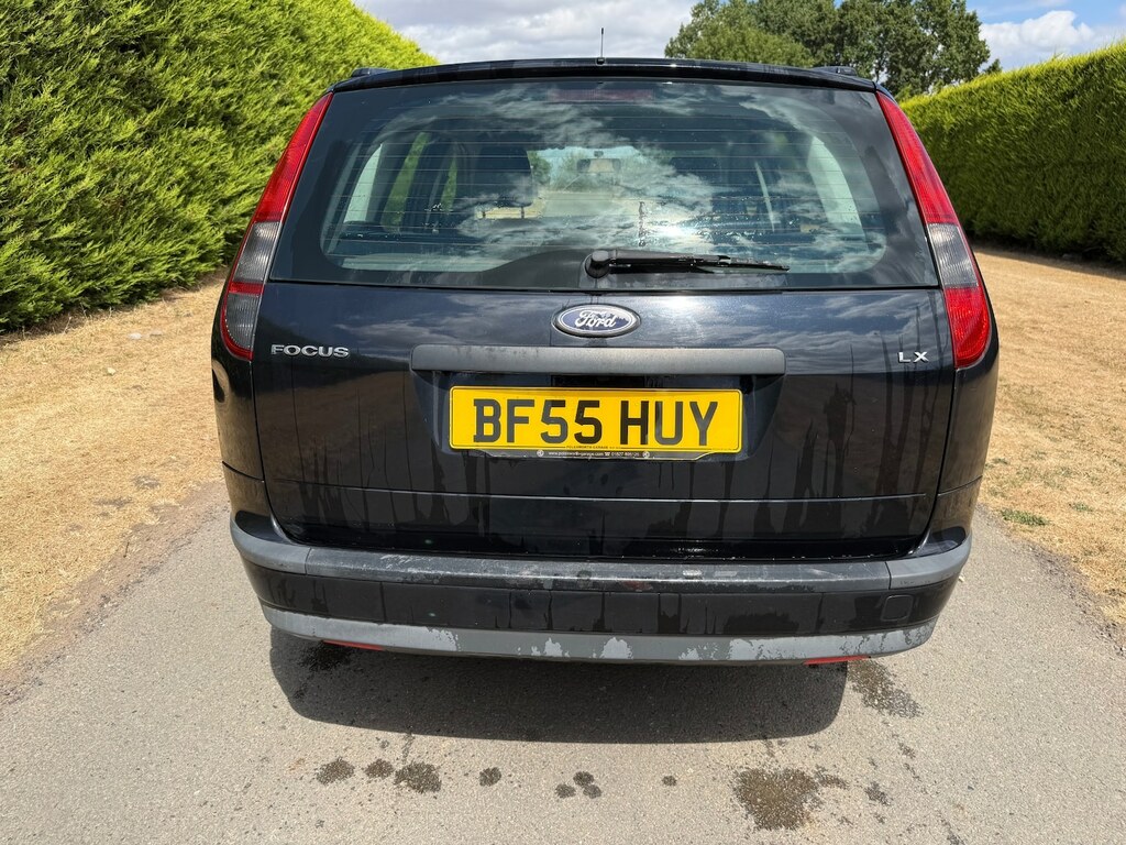 Ford Focus 2005 Ford Focus 1.6 Zetec Just 129,000 Silver #6