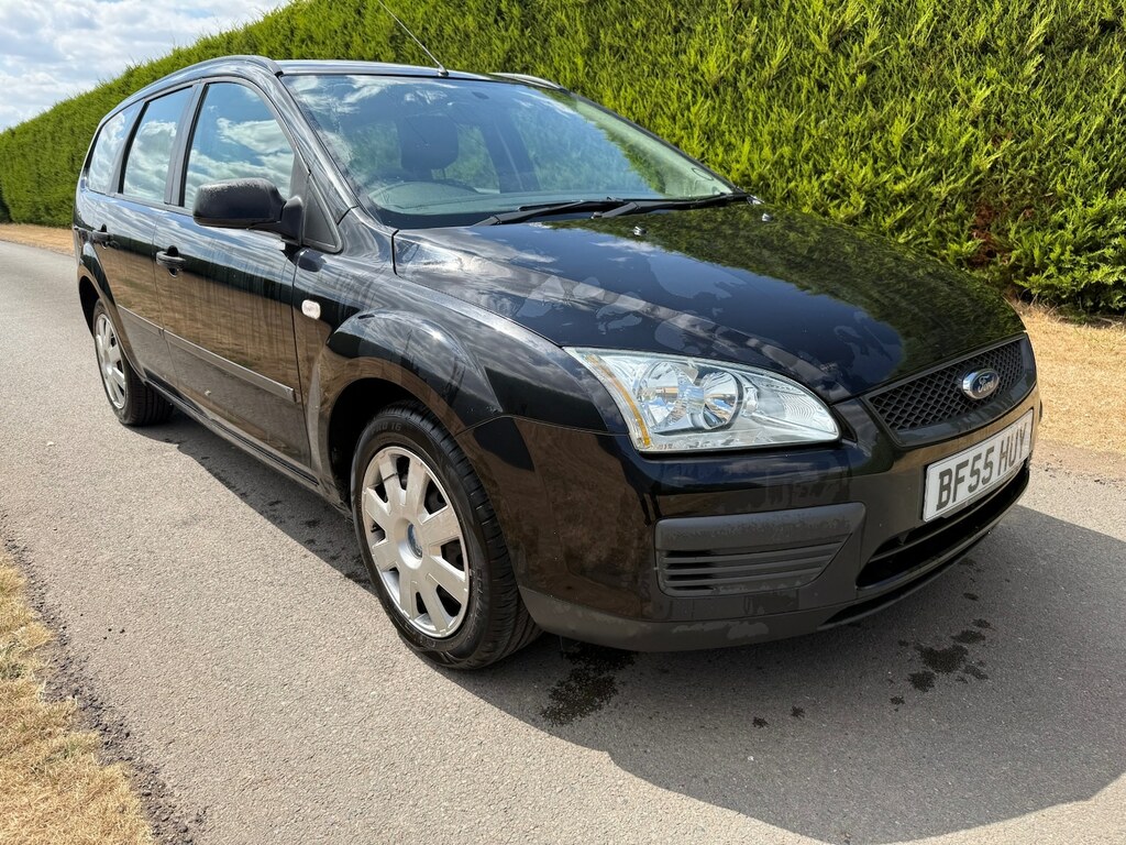 Ford Focus 2005 Ford Focus 1.6 Zetec Just 129,000 Silver #2