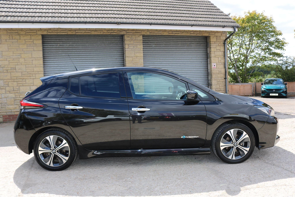 Nissan Leaf 40Kwh 2.Zero Black #4