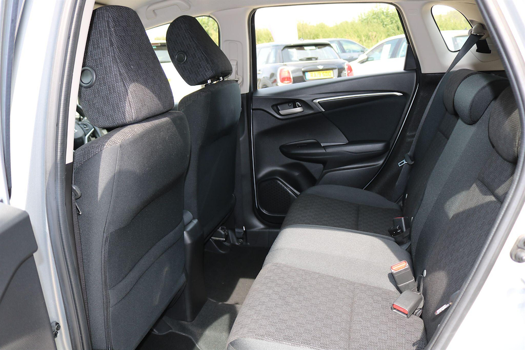 Honda Jazz 1.3 Ex Navi Cvt Red #22