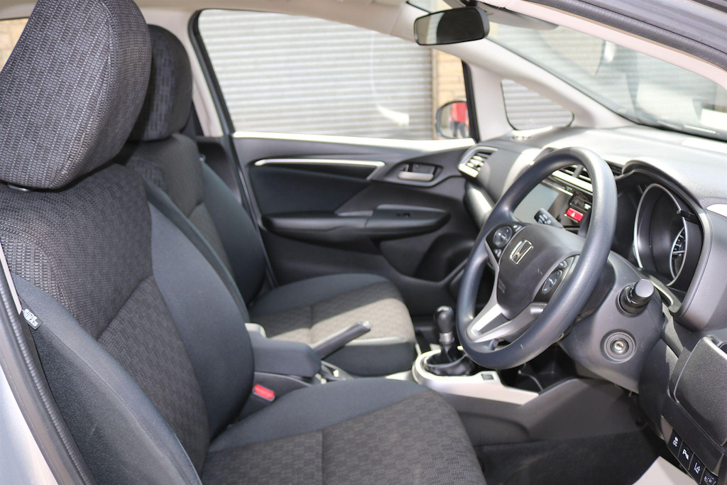 Honda Jazz 1.3 Ex Navi Cvt Red #16
