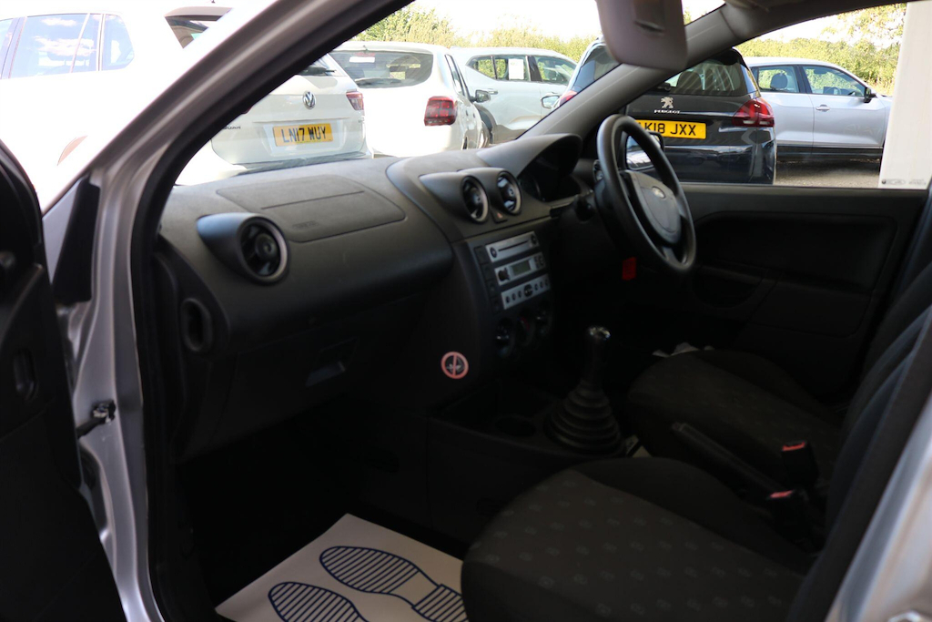 Ford Fiesta 1.2 LX 16V 74 Bhp Silver #9