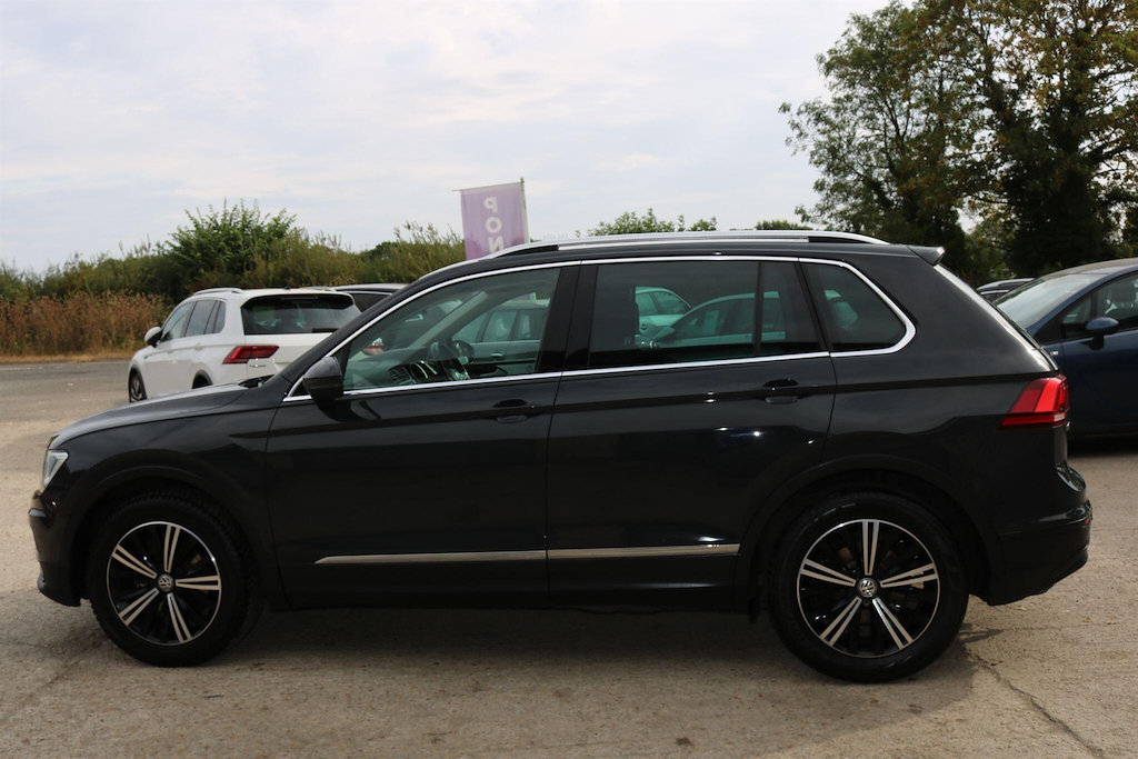 Volkswagen Tiguan White #12