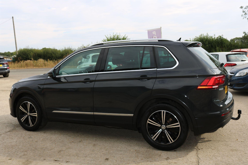 Volkswagen Tiguan White #11