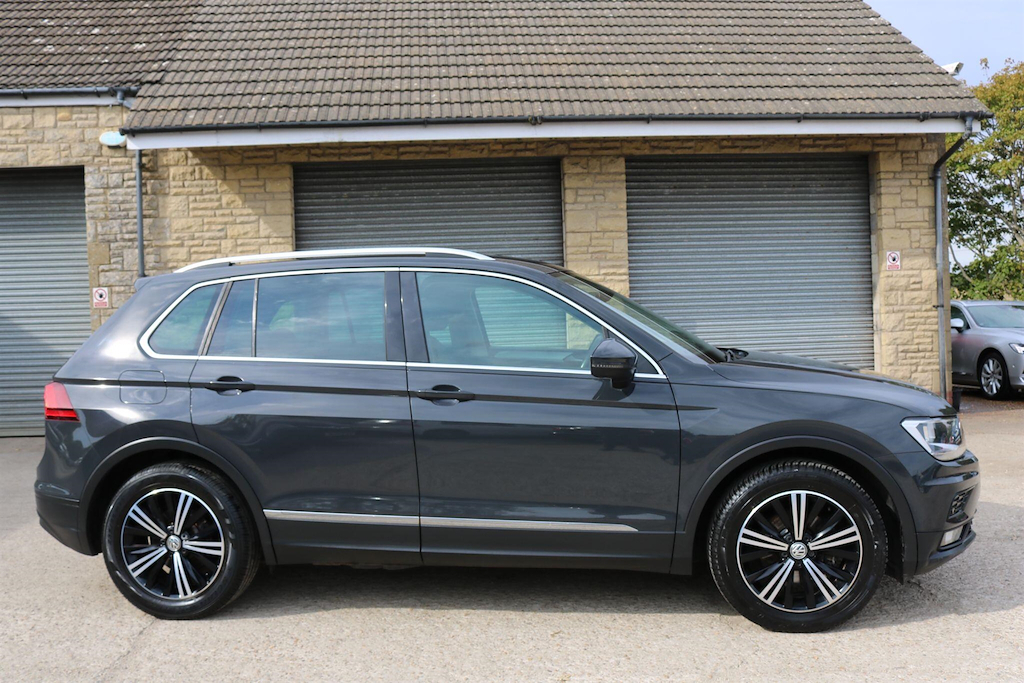 Volkswagen Tiguan 2.0 Tdi Se Navigation Euro 6 Ss #4