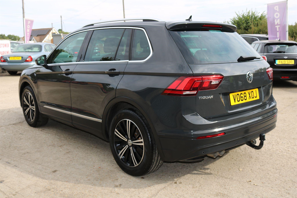 Volkswagen Tiguan White #10