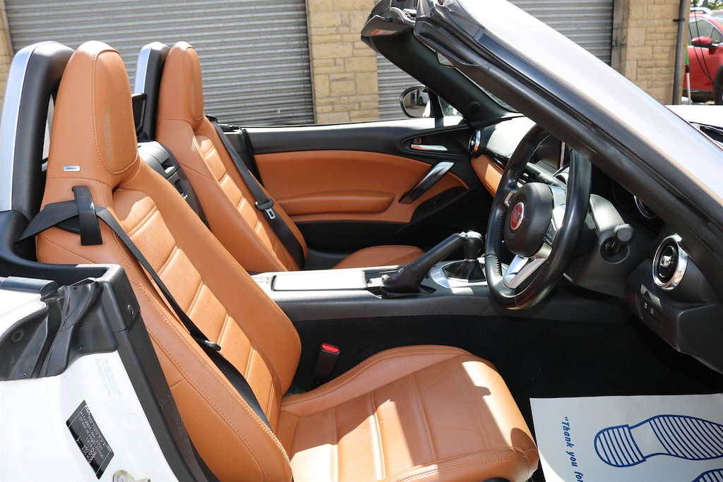 Fiat 124 Spider 124 Spider 1.4 Multiair Lusso Convertible Red #16