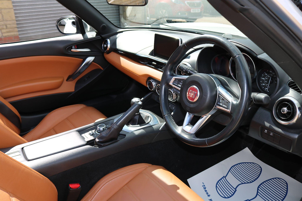 Fiat 124 Spider 124 Spider 1.4 Multiair Lusso Convertible Red #17