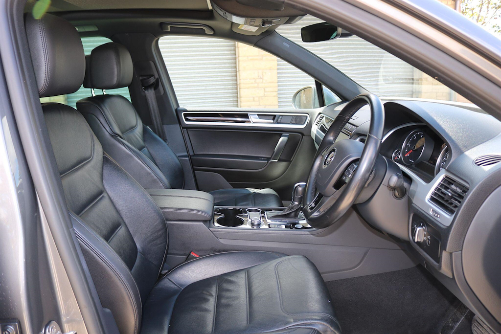 Volkswagen Touareg V6 R-line Plus Tdi Bluemotion Technology Black #16