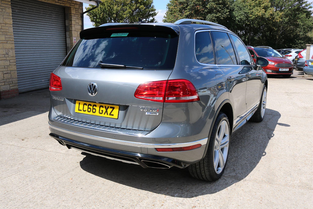 Volkswagen Touareg V6 R-line Plus Tdi Bluemotion Technology Black #7