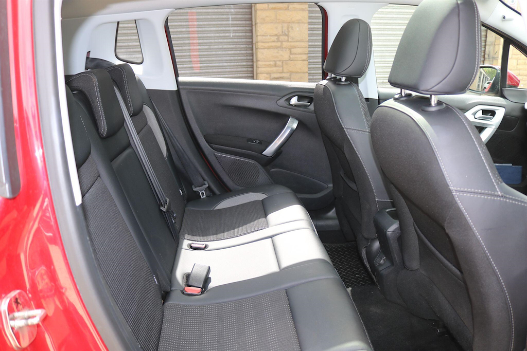 Peugeot 2008 1.2 Puretech Signature Start Stop #21
