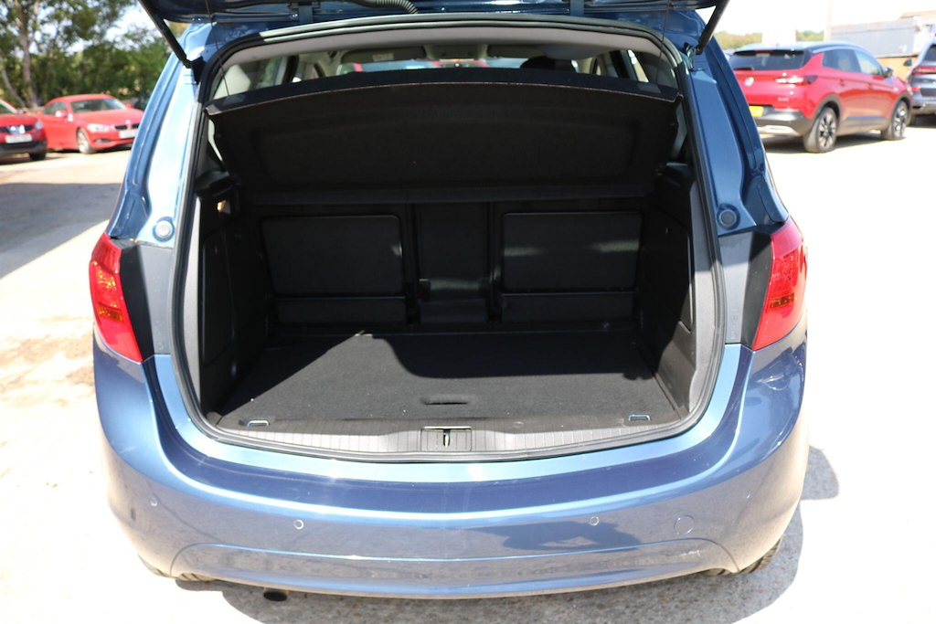 Vauxhall Meriva 1.4I Tech Line Mpv Euro 6 100 P White #22