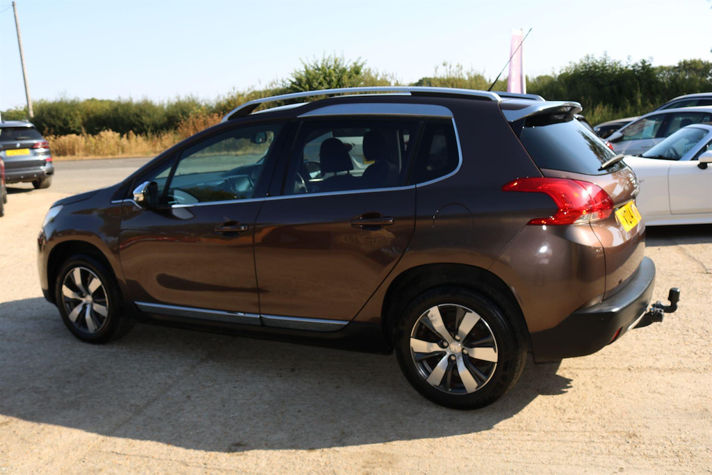 Peugeot 2008 1.6 E-hdi Allure Suv Egc Euro 5 Ss White #11