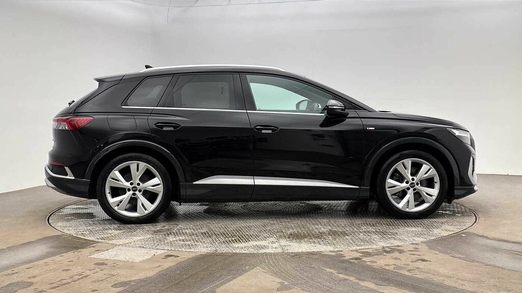 Audi Q4 E Tron Q4 S Line 40 E-tron 150,00 Kw Black #4