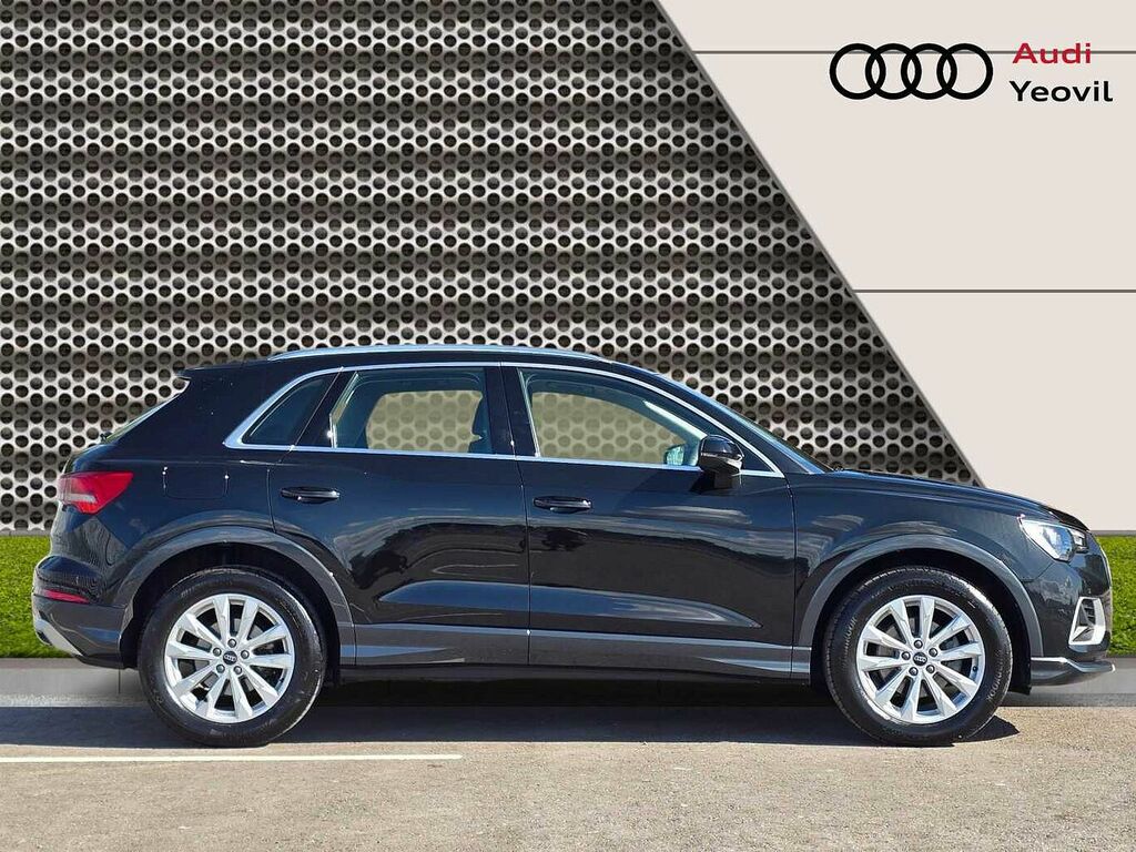 Audi Q3 Sport 35 Tfsi 150 Ps S Tronic Black #4